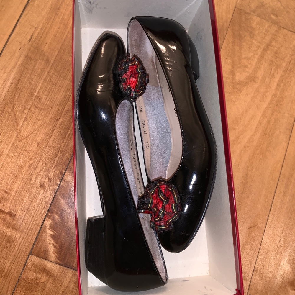 VINTAGE FERRAGAMO FLATS! - Picture 5 of 6